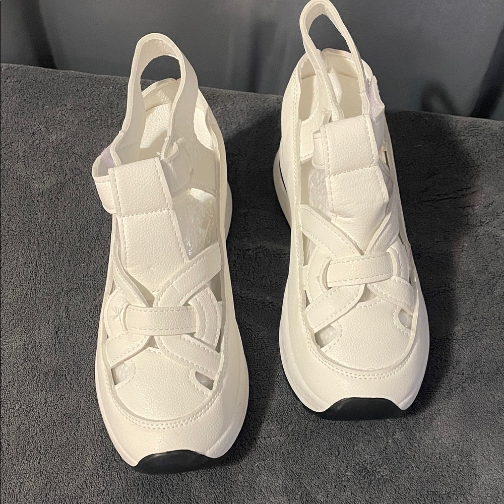 Women’s White Slingback Sport Sandals - Casual Comfort
